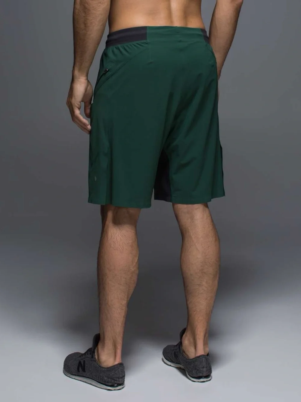Lululemon men’s green assert shorts